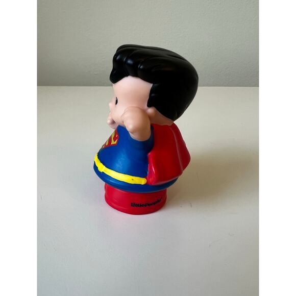 Fisher-Price Little People DC Super Friends Superman Figure 2011 - Picture 3 of 6
